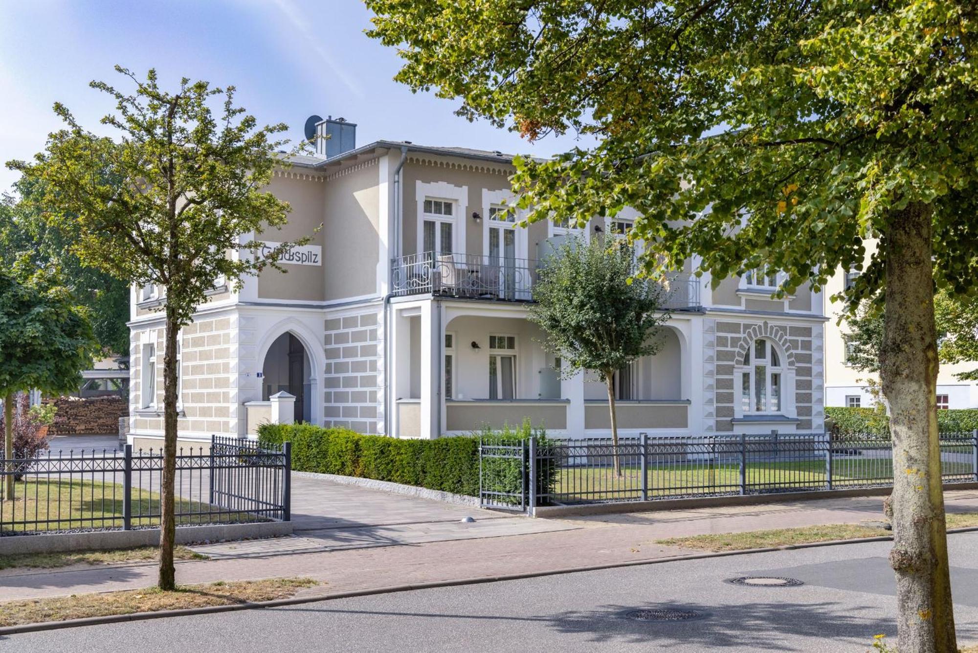 Glueckspilz Ofc 27 Villa